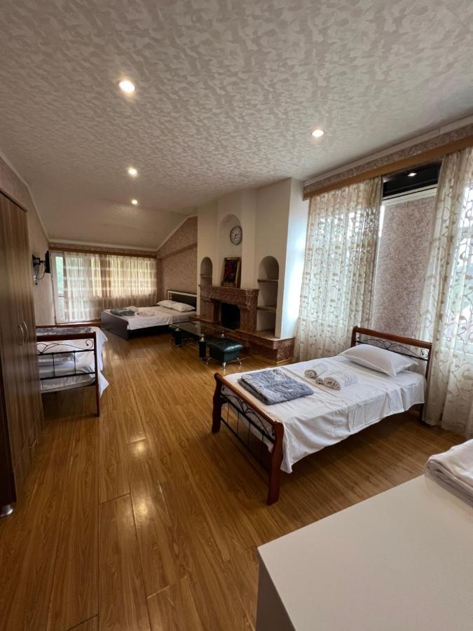 Twins Guest House Batumi Exterior foto
